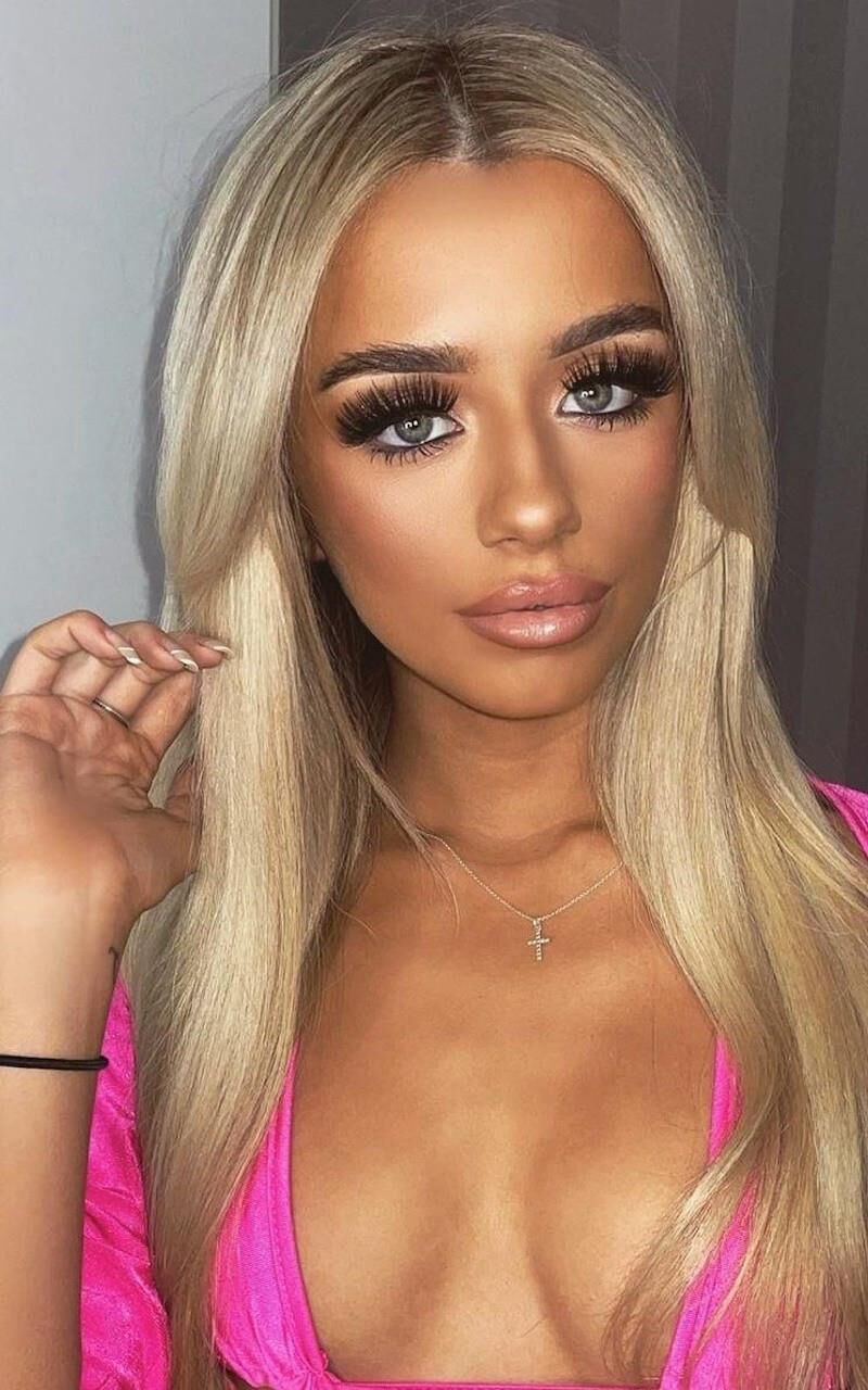 BIMBOS CHAV BITCHES para acariciar e drenar nossas bolas cheias tão rápido