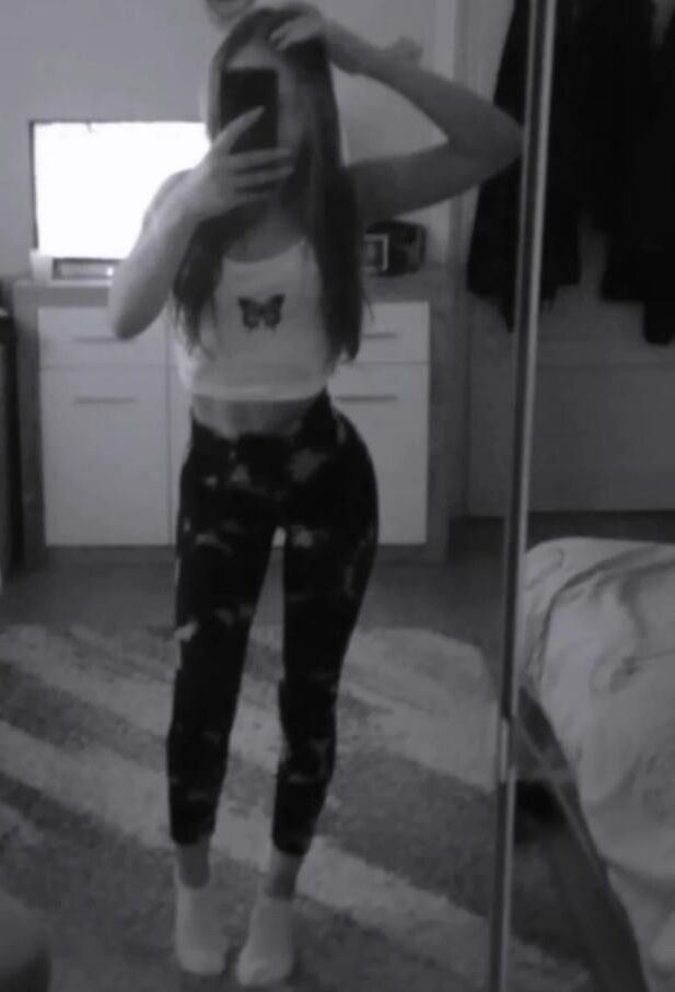 Serbian tight teen Guzata uska klinka 