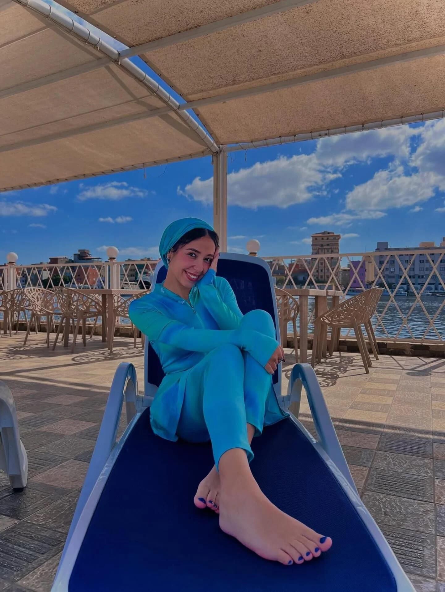 Teen feet