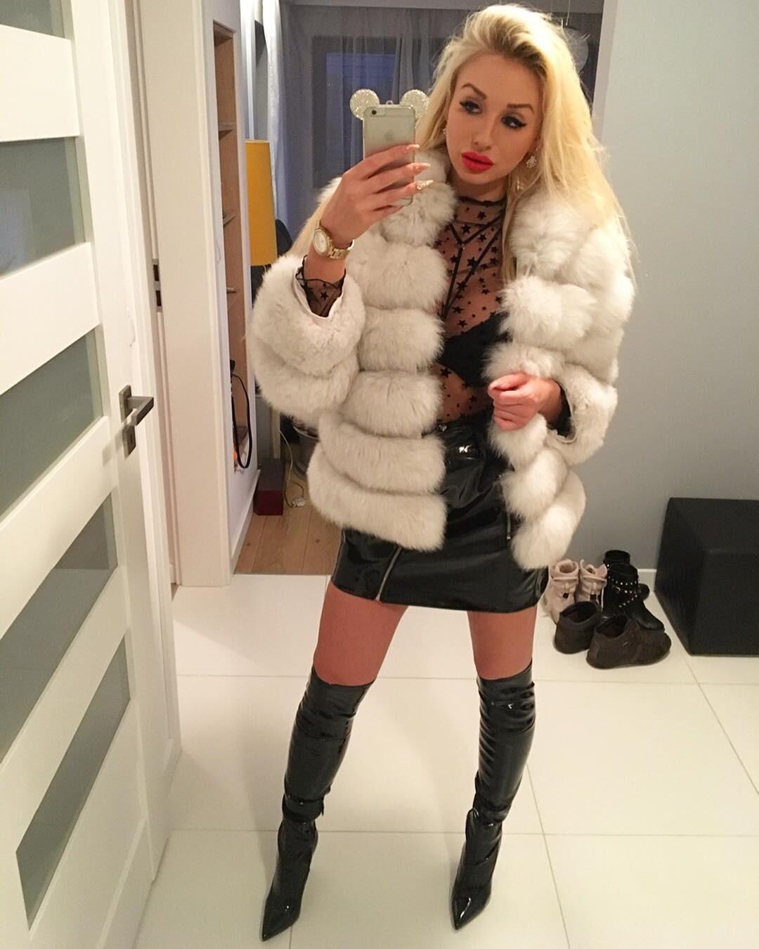 BIMBOS CHAV BITCHES para acariciar e drenar nossas bolas cheias tão rápido