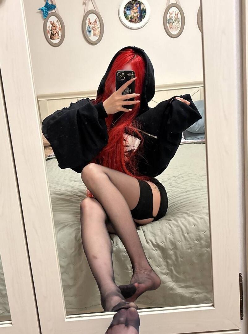Bibsyes cute feet