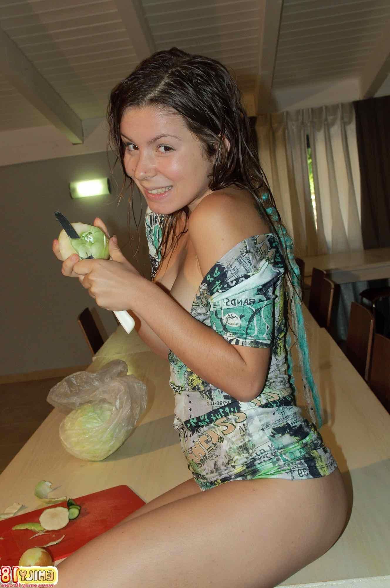 Emily EMILY Peeling fruit