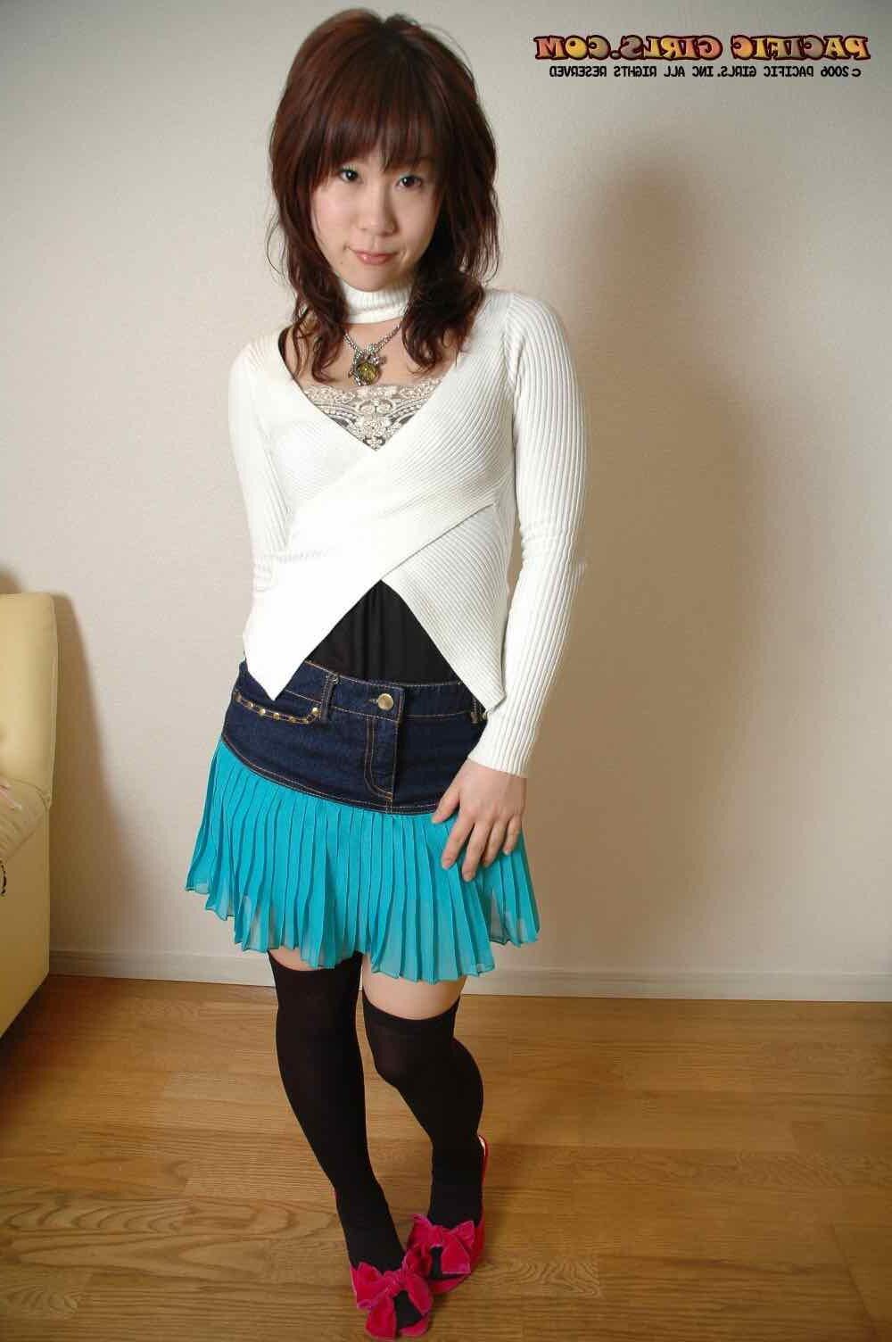Pacificgirls Risuko habillé et déshabillé