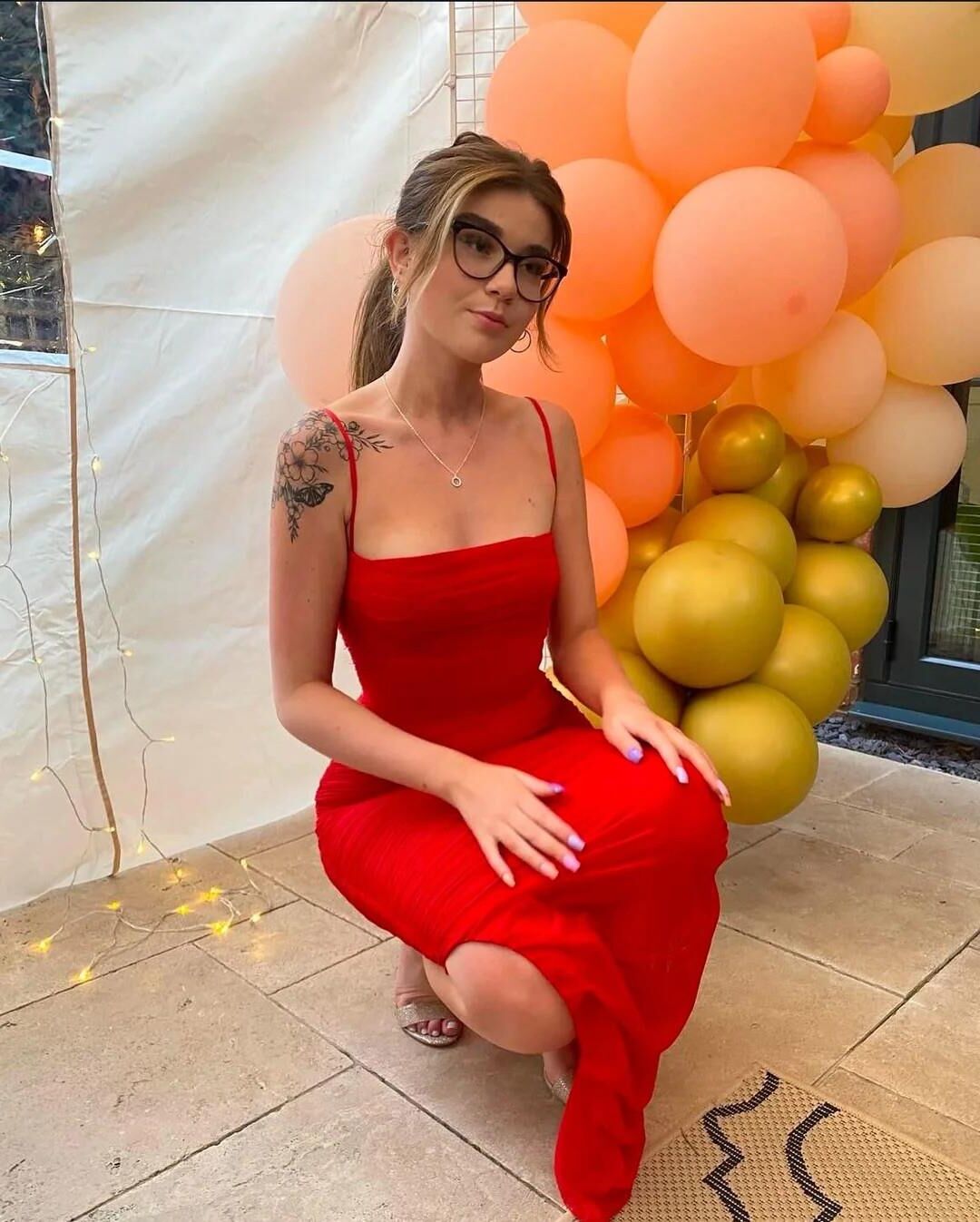 Girls in Red 