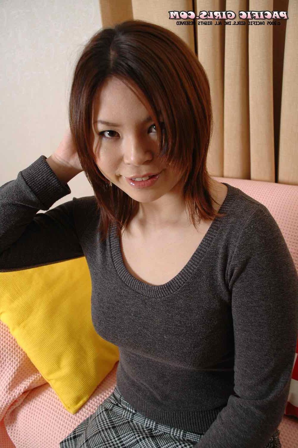 Pacificgirls Satomi déshabillée est le meilleur