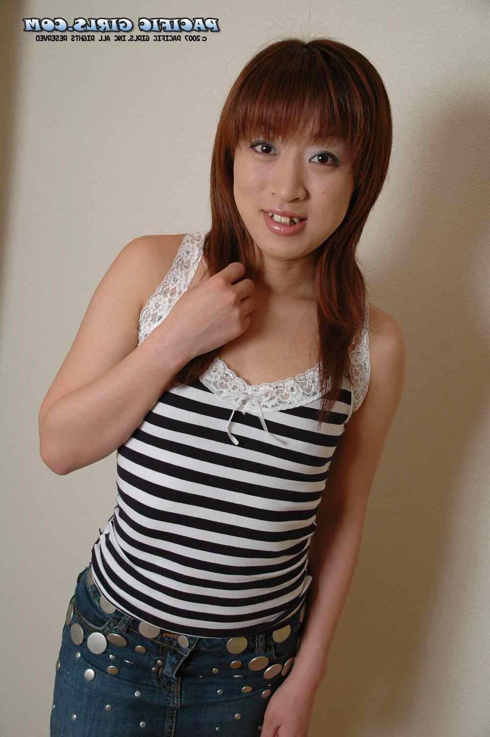 Pacificgirls Aika noir et blanc