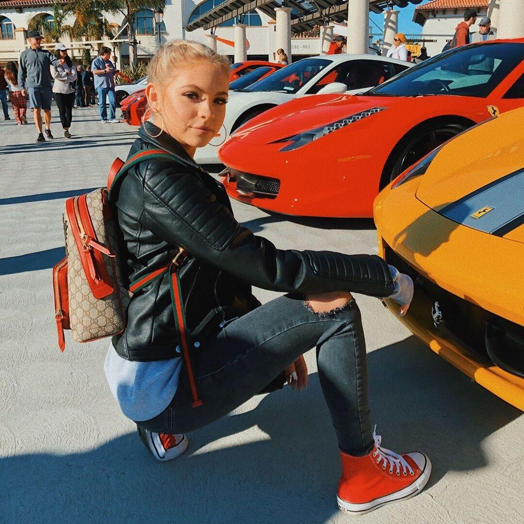 Jordyn Jones Girl Hot avec voitures chaudes