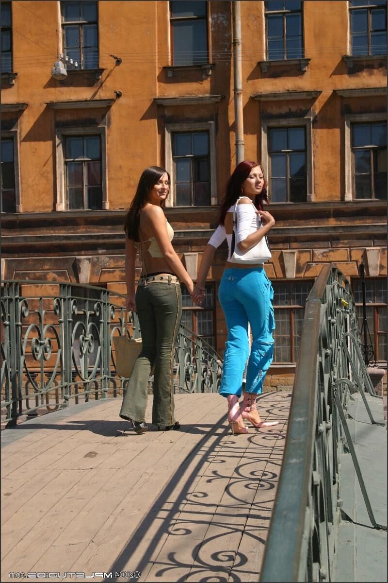 Mplstudios Anna Z et Julia Girlfriends (NN)