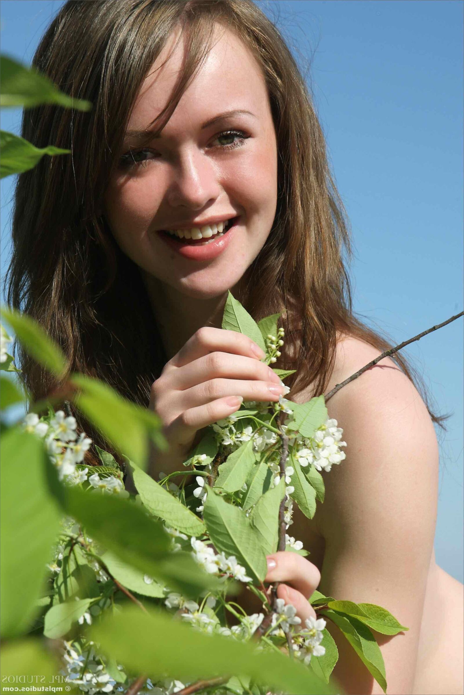 Mpstudios Helena Spring fleurit