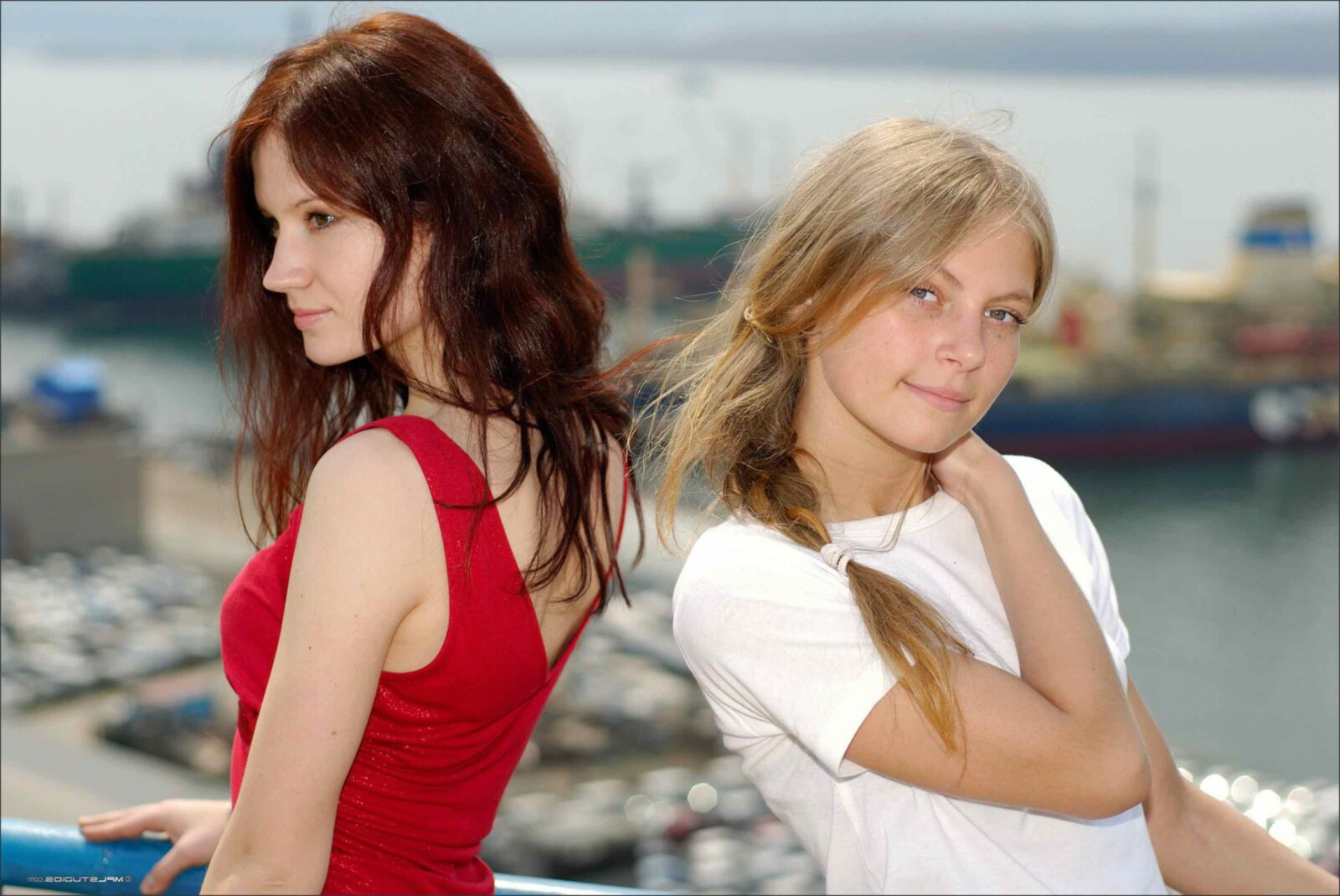 Mplstudios Yalena et Camille Cartes postales du bord (NN)