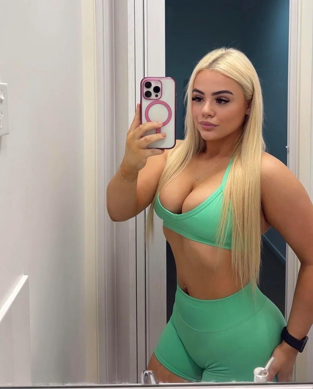 Filles en vert