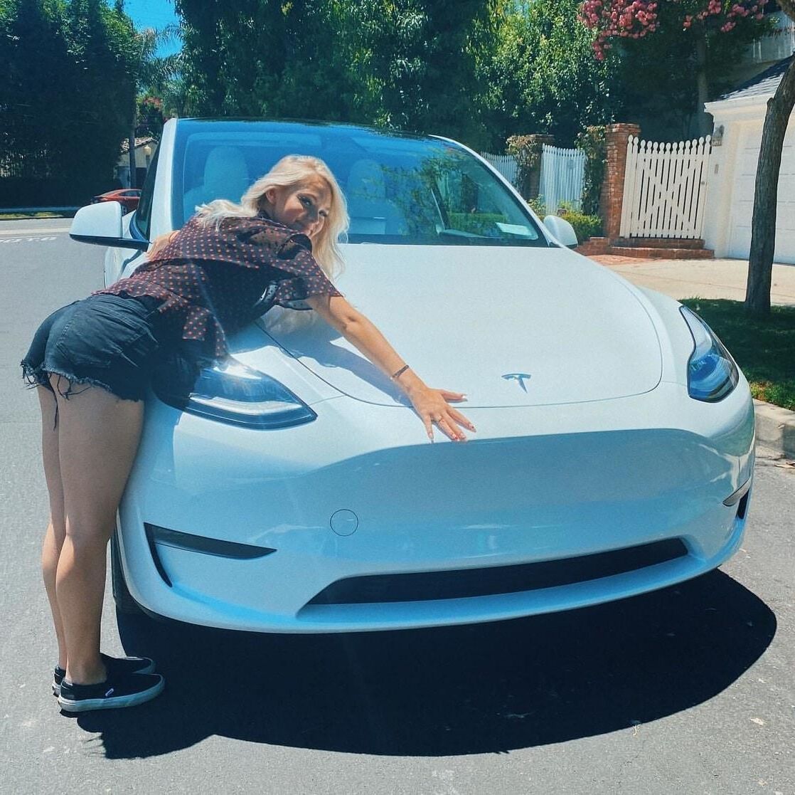 Jordyn Jones Girl Hot avec voitures chaudes