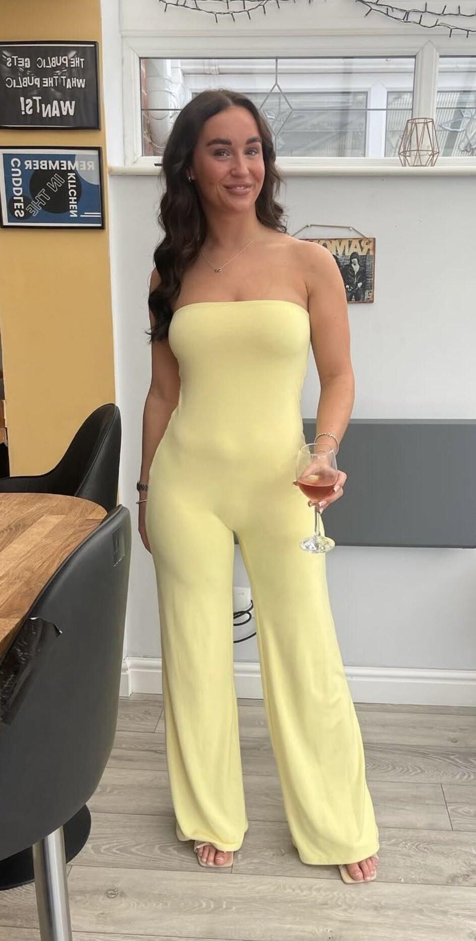 Girls in Yellow 