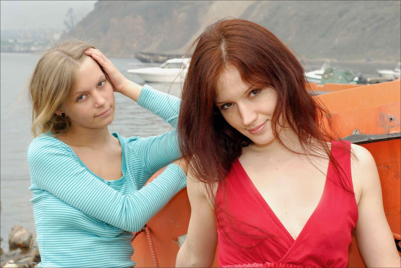 Mplstudios Yalena et Camille Cartes postales du bord (NN)