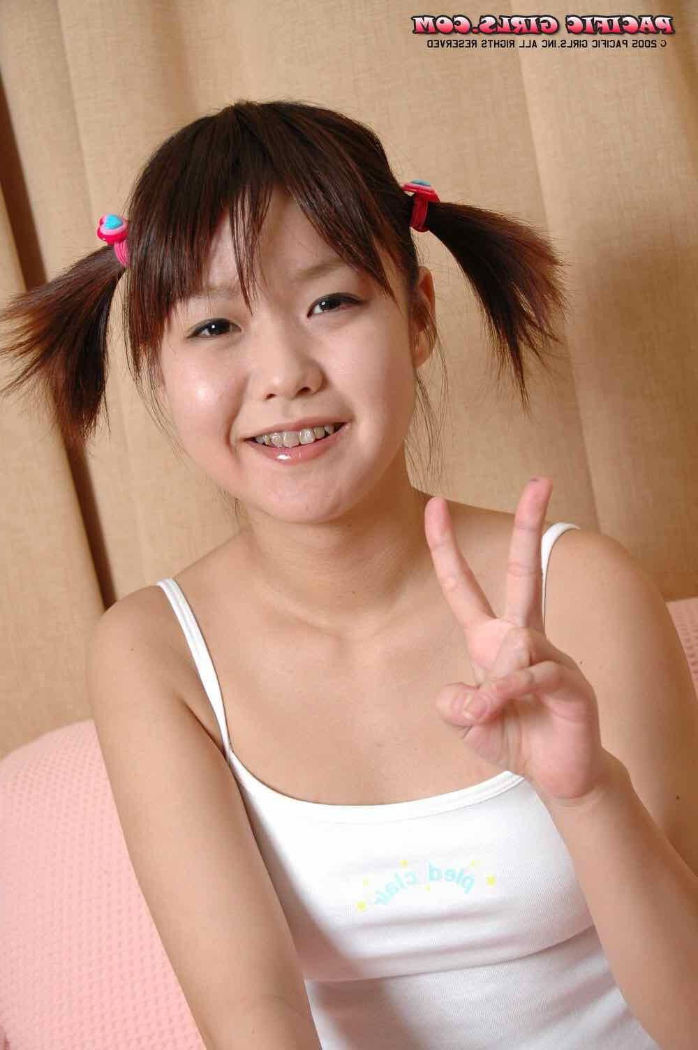 Pacificgirls Kanoko baise l'aide du studio