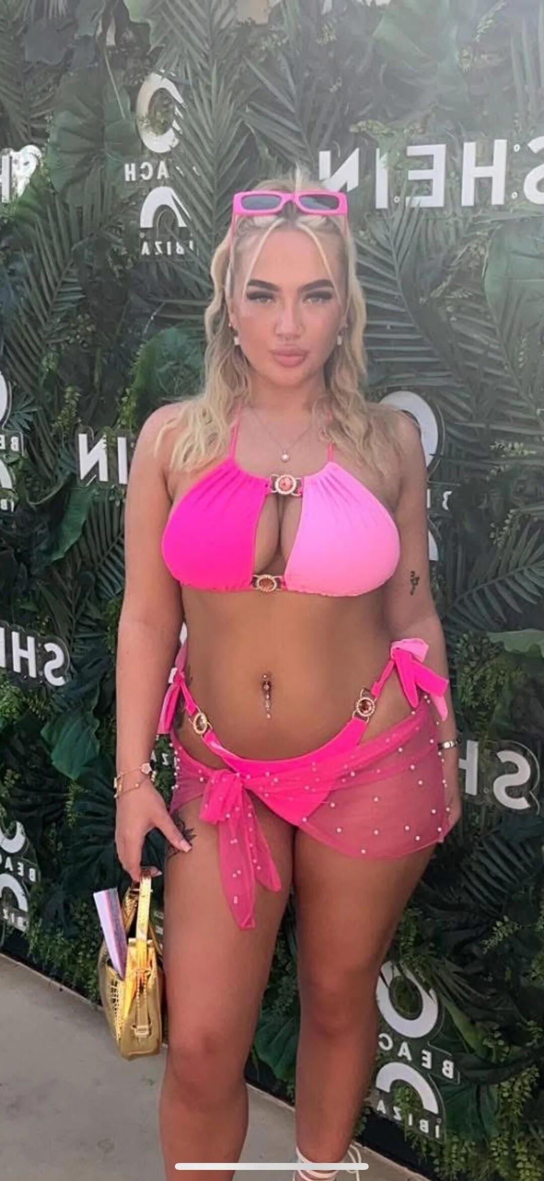 Girls in Pink 