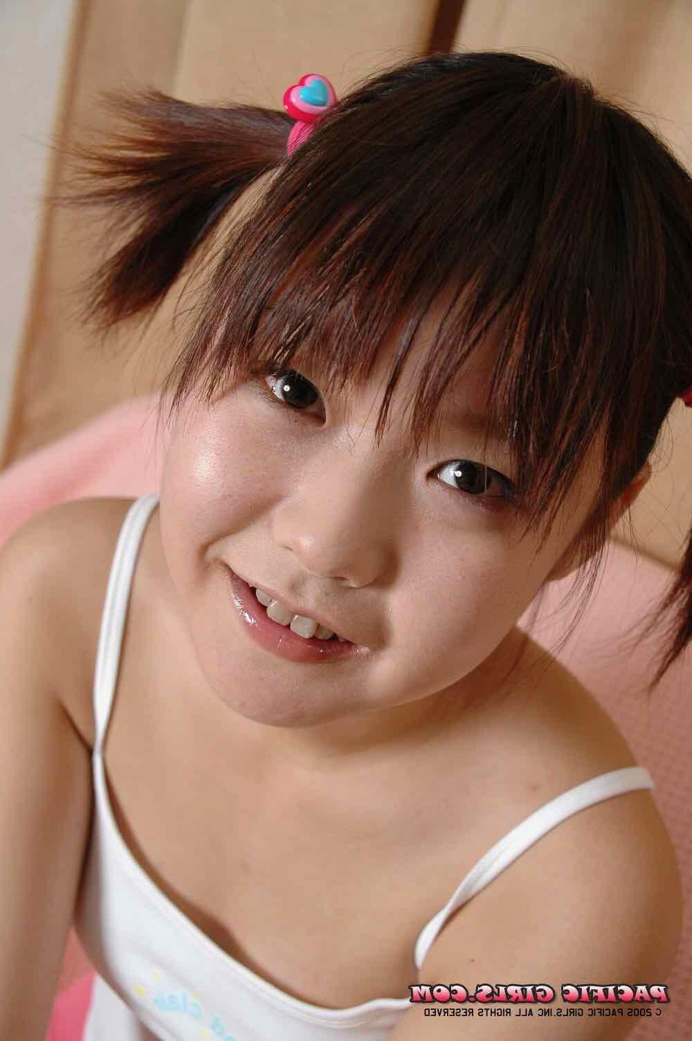 Pacificgirls Kanoko baise l'aide du studio