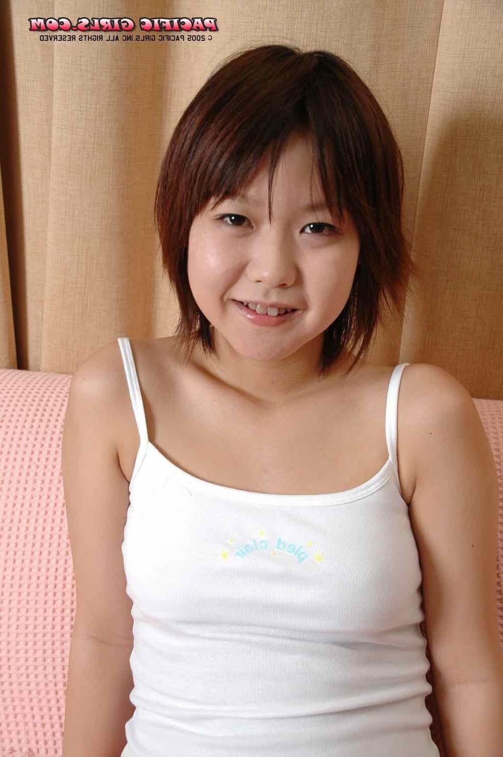 Pacificgirls Kanoko baise l'aide du studio