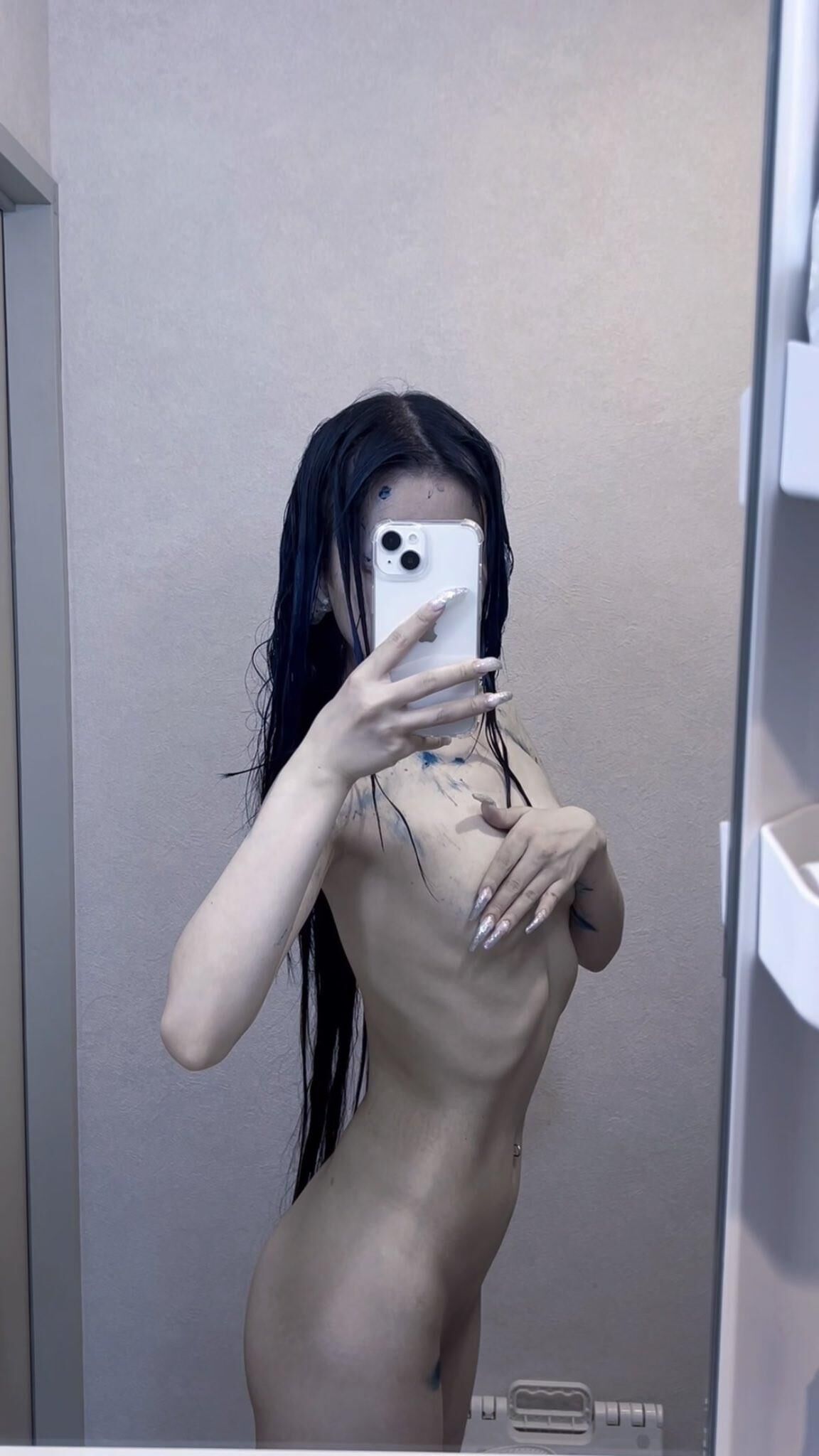 Hirari = Goth/Cosplayer