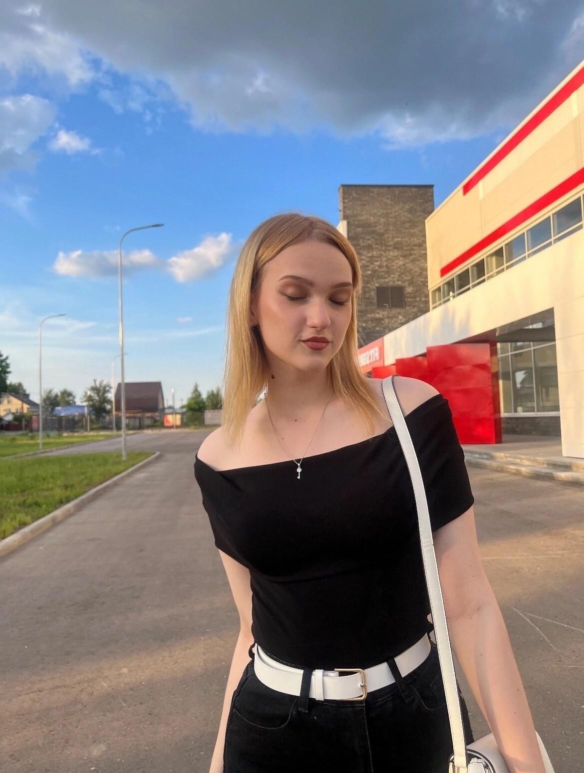 Не обнаженные дочери смешаны