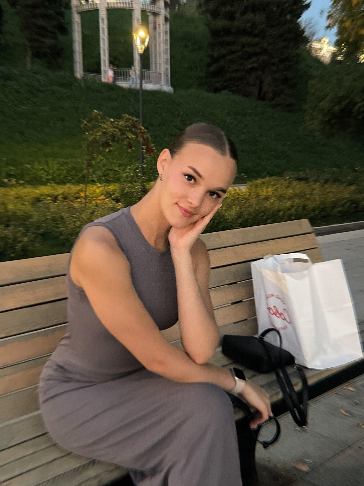 Не обнаженные дочери смешаны
