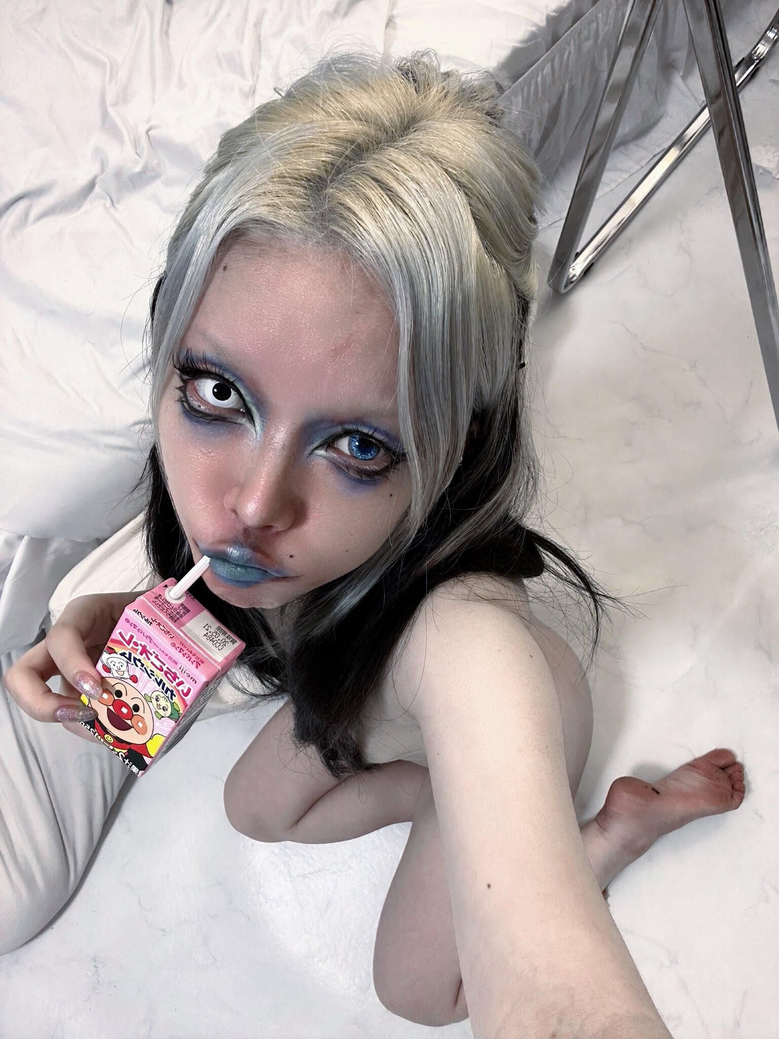 Hirari = Goth/Cosplayer