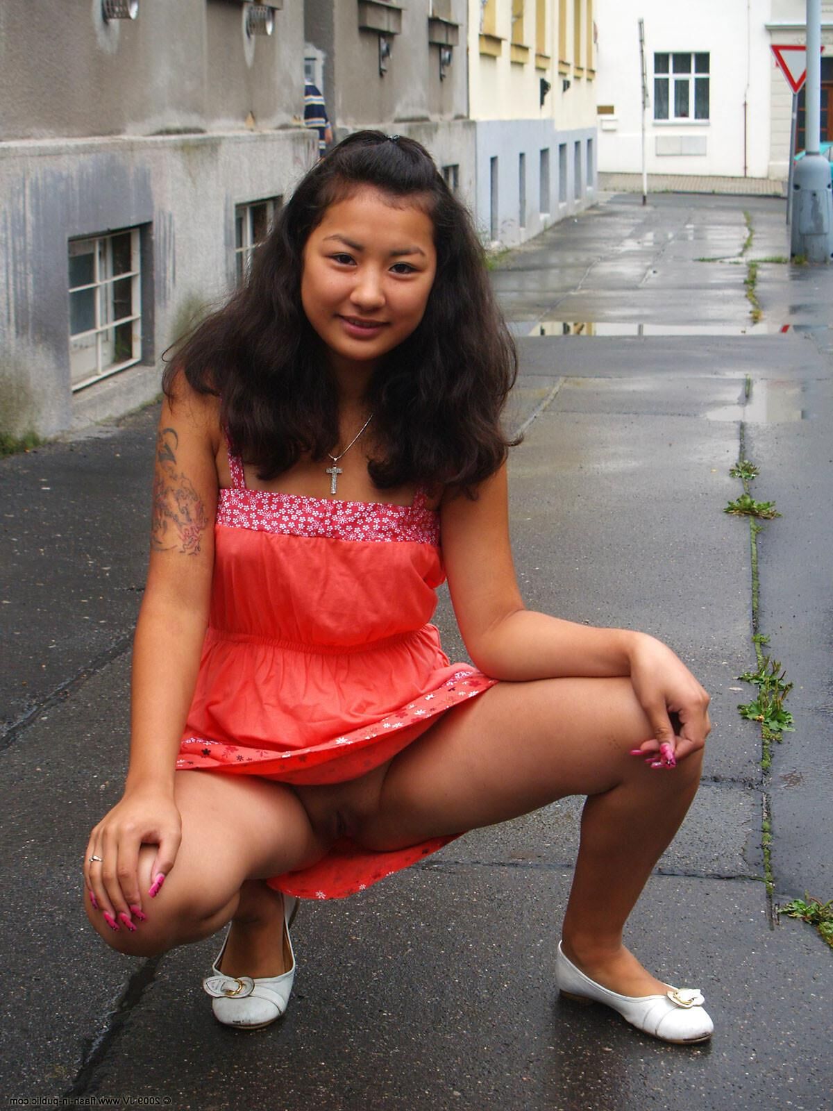 Sofie B sale por las calles después de un poco de lluvia