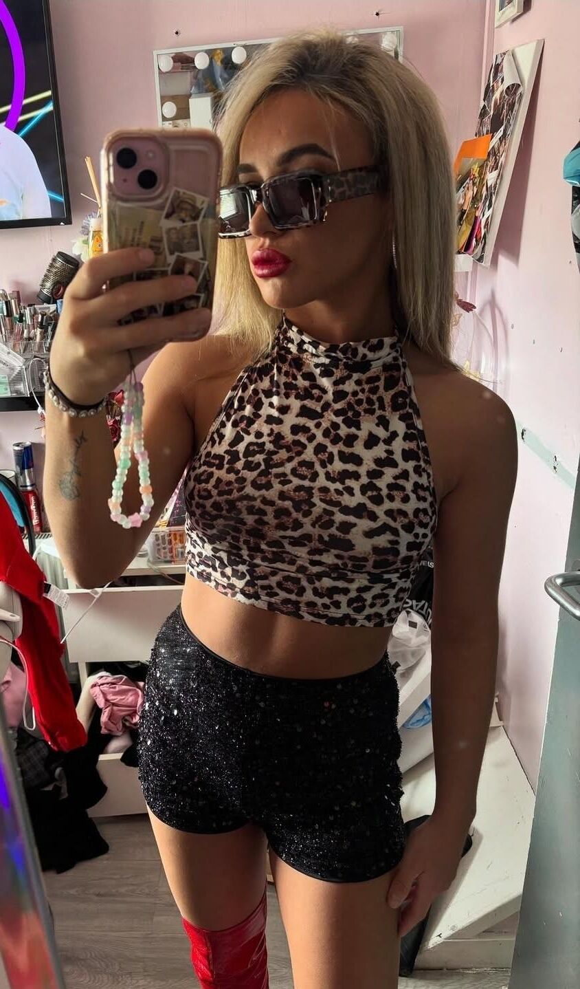Leah budding teen gym obsessed wankDOLL belongs on pornsites