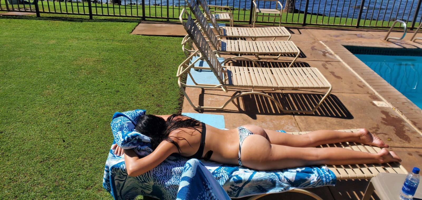 Candid Bikini Teens Fit Thong ass Hotwife Amateur model beach