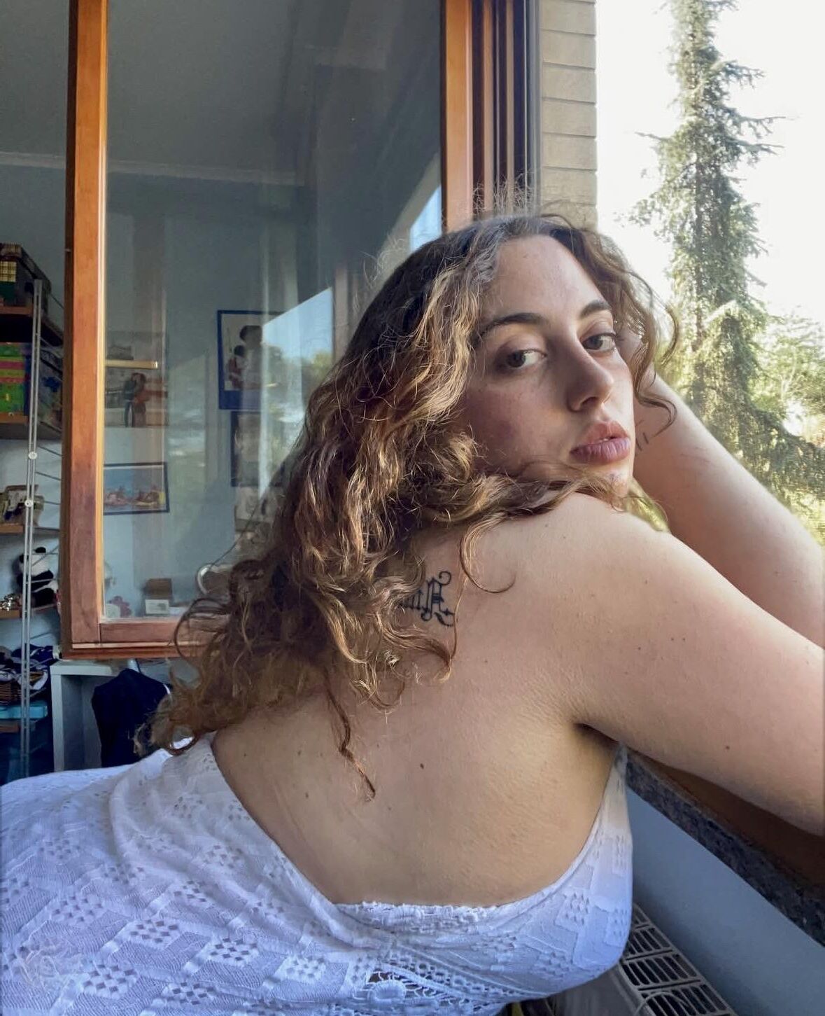 Elisabetta Very Sexy Italian BBW Girl with Curly Hair and Big Bu