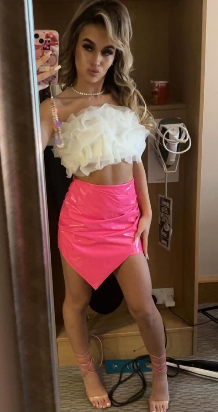 Leah budding teen gym obsessed wankDOLL belongs on pornsites