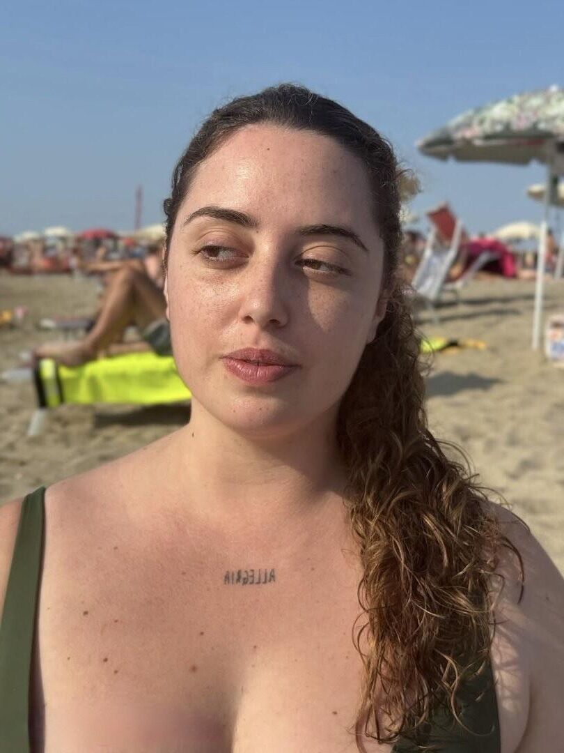 Elisabetta Very Sexy Italian BBW Girl with Curly Hair and Big Bu