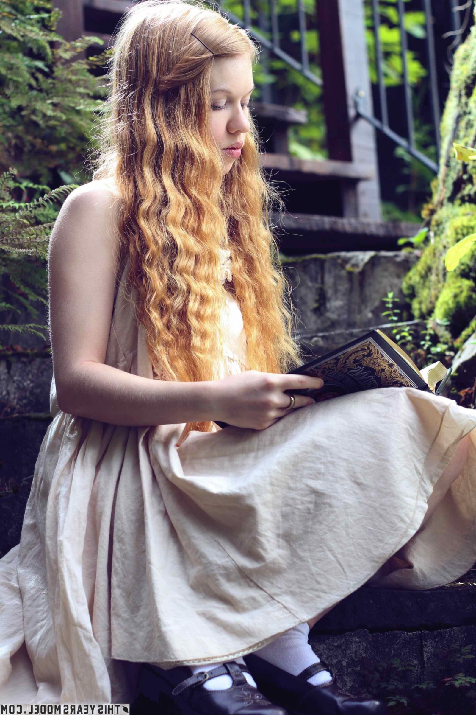 Thisyearsmodel dolly poca lectura su libro