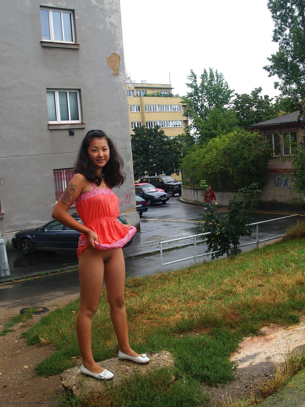 Sofie B sale por las calles después de un poco de lluvia
