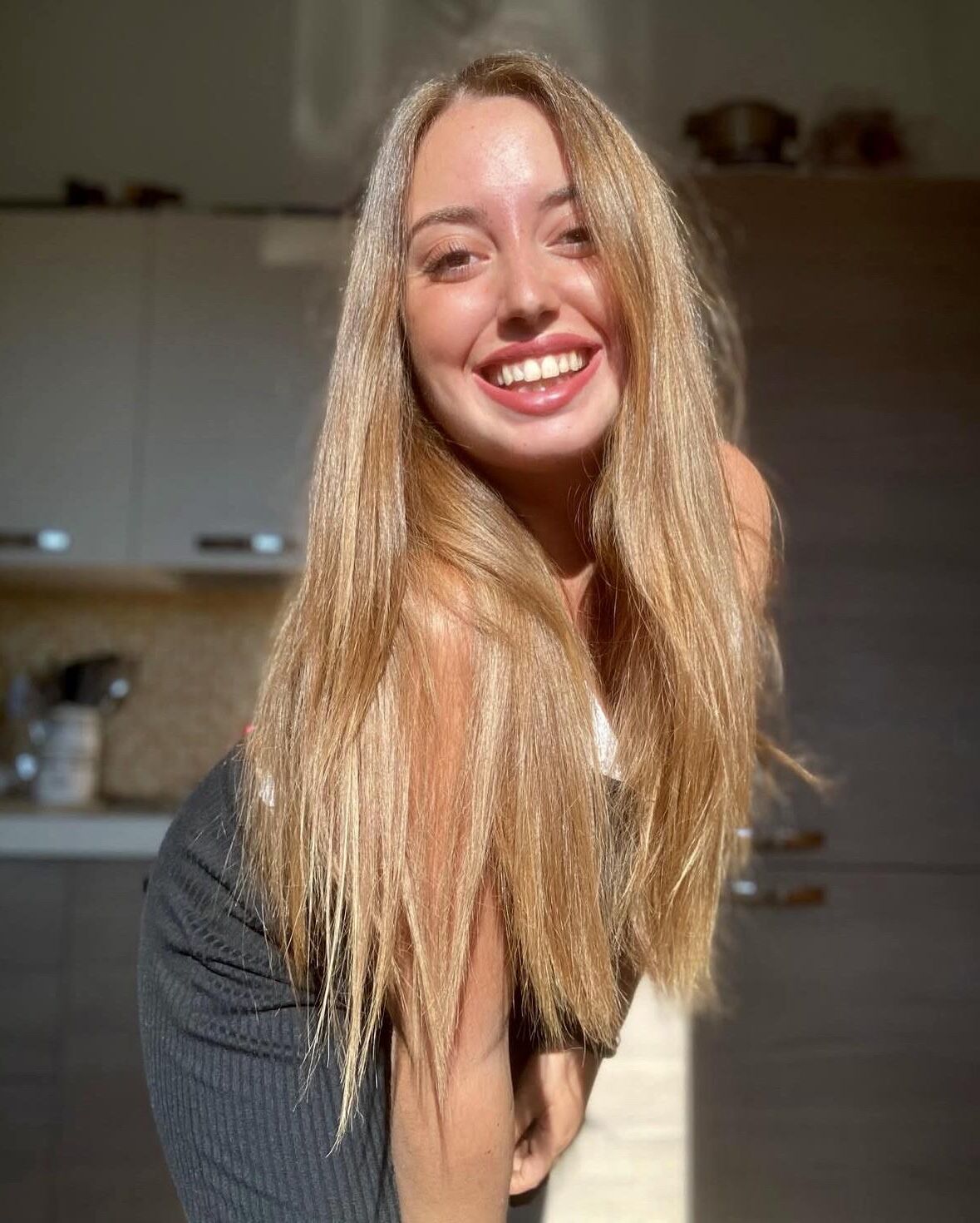 Elisabetta Very Sexy Italian BBW Girl with Curly Hair and Big Bu