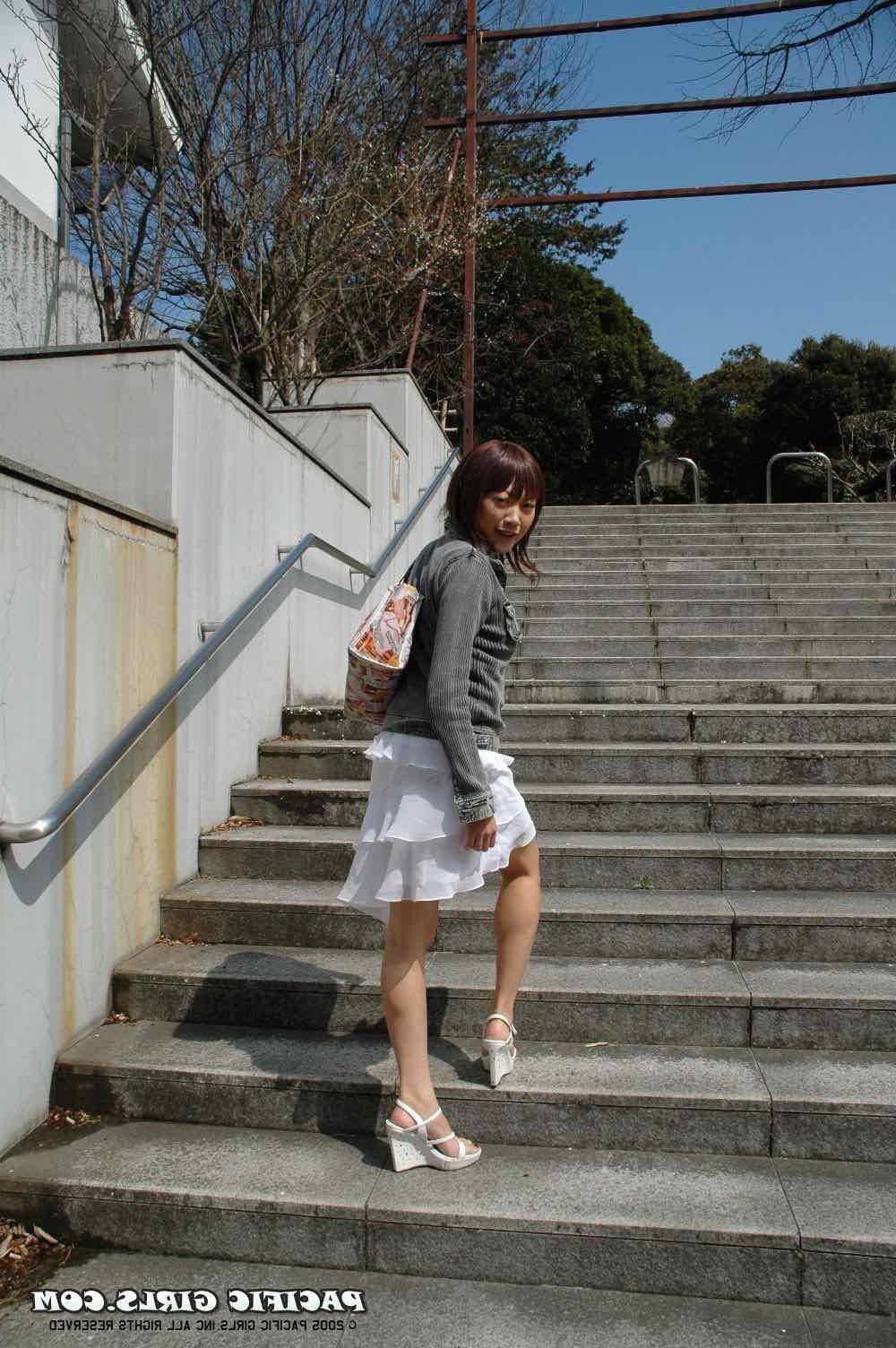 Pacificgirls Madoka depois de fazer compras
