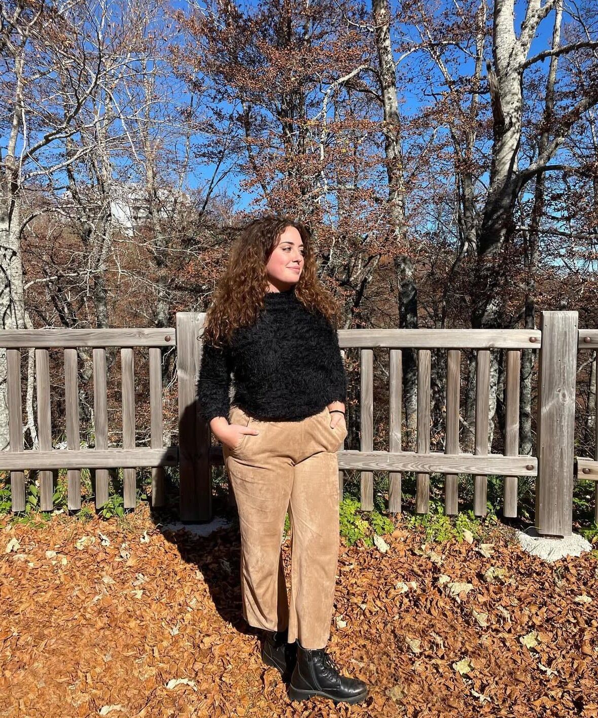Elisabetta Very Sexy Italian BBW Girl with Curly Hair and Big Bu