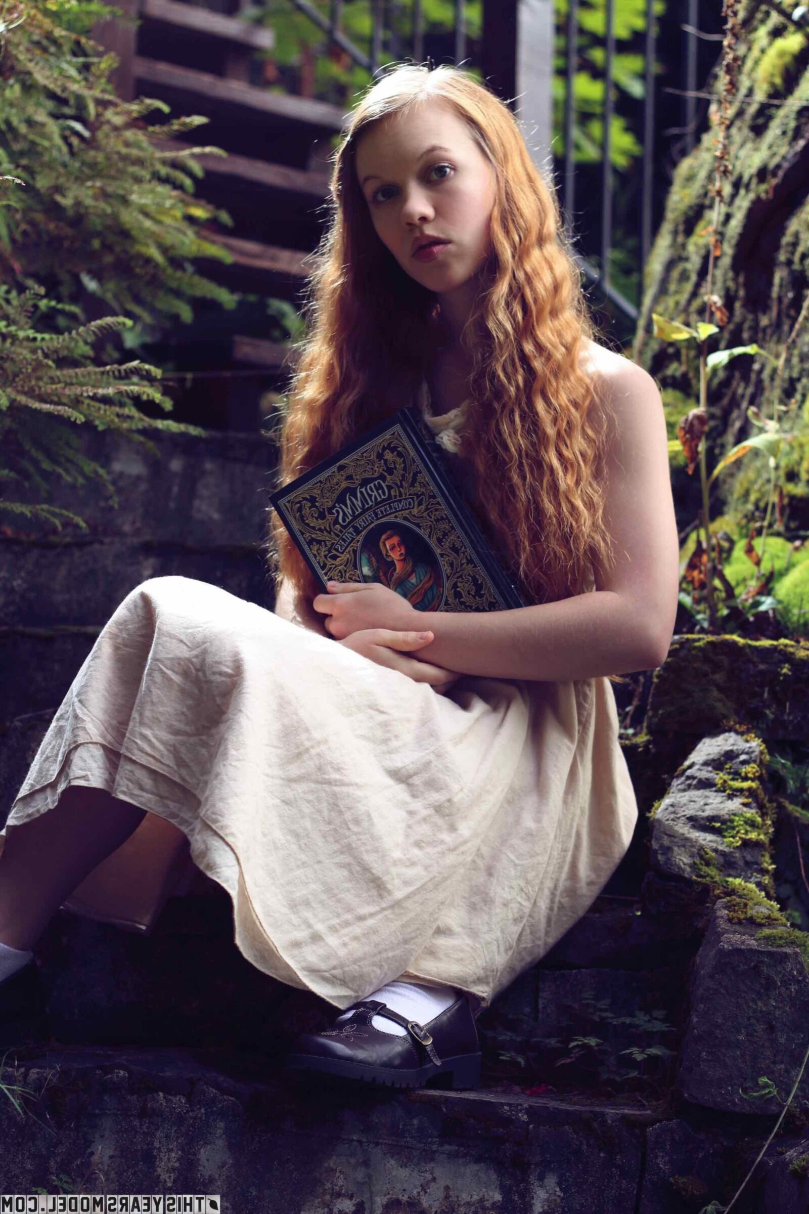 Thisyearsmodel dolly poca lectura su libro