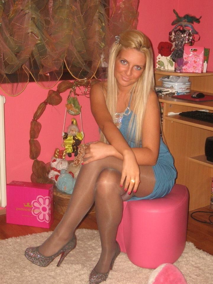FOR NYLON LOVERS 